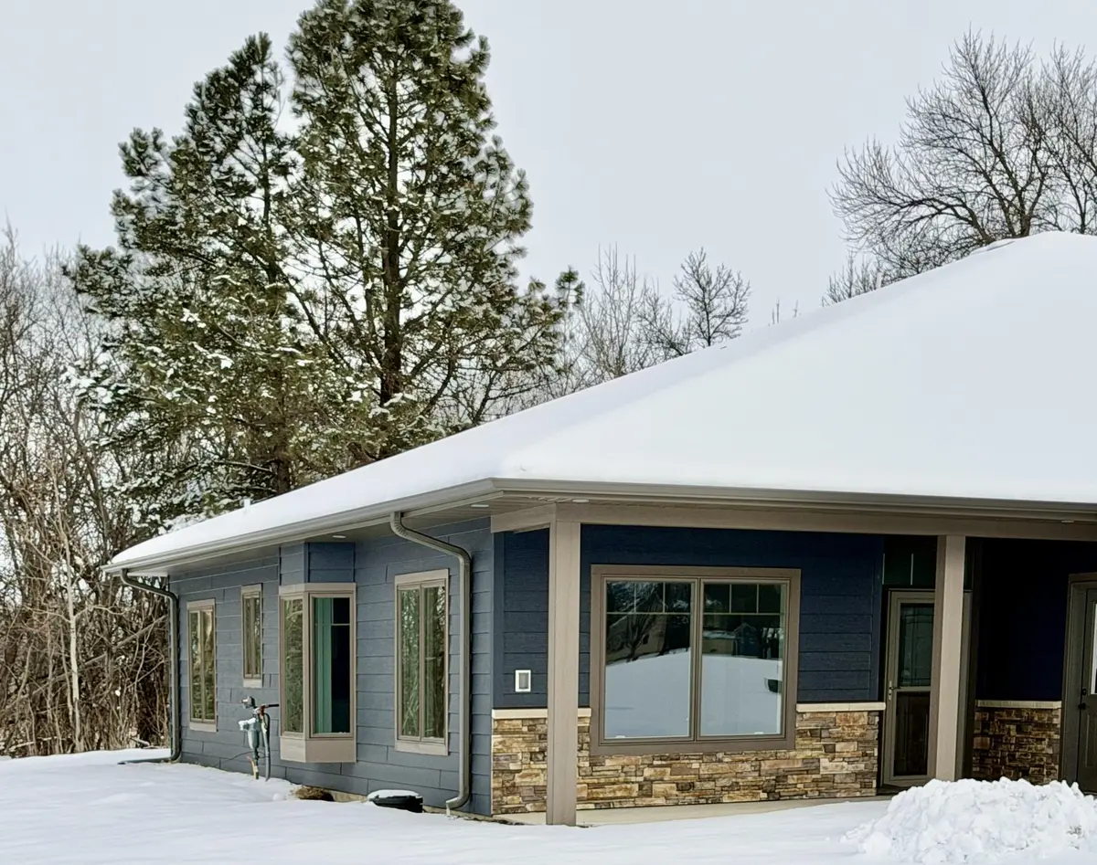 102 E Memory LN, Tyler, MN 56178