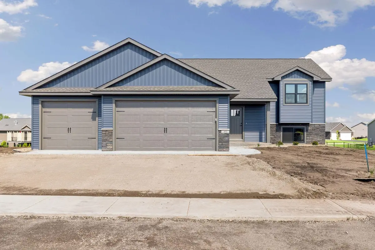 453 Coyote WAY, New Richmond, WI 54017