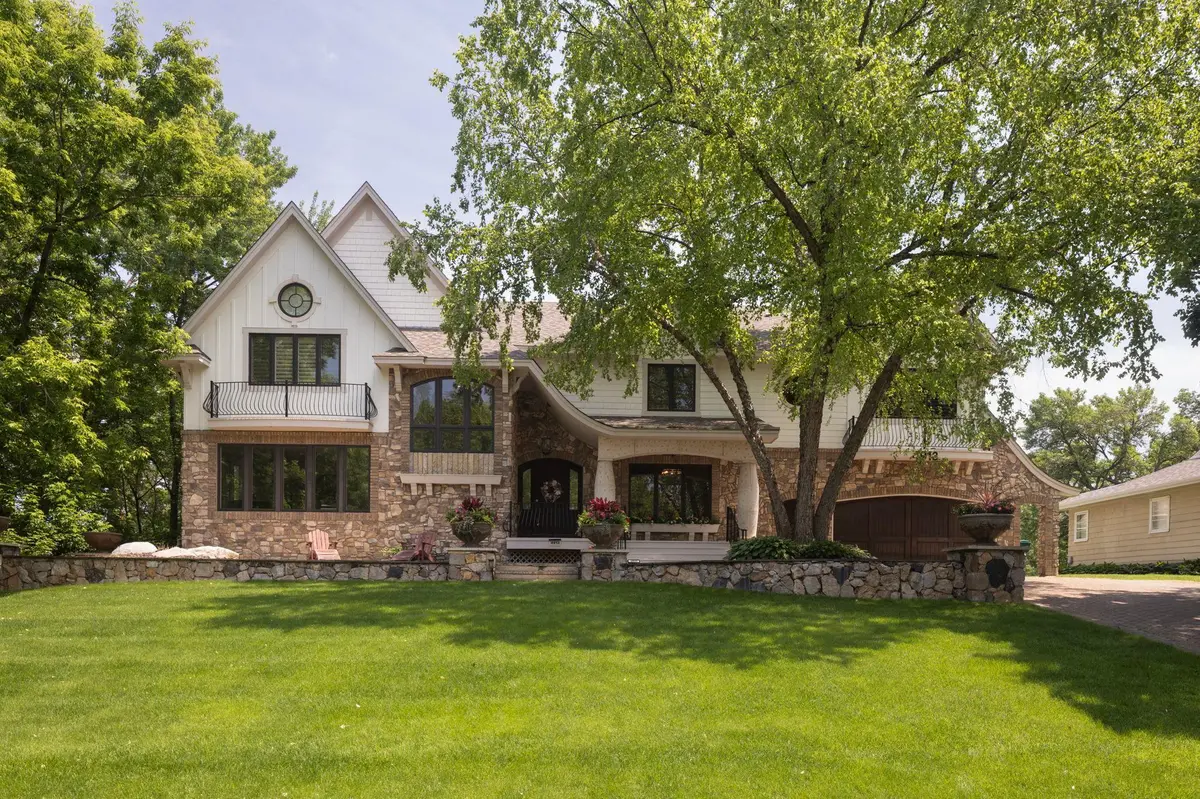 4913 W Sunnyslope RD, Edina, MN 55424