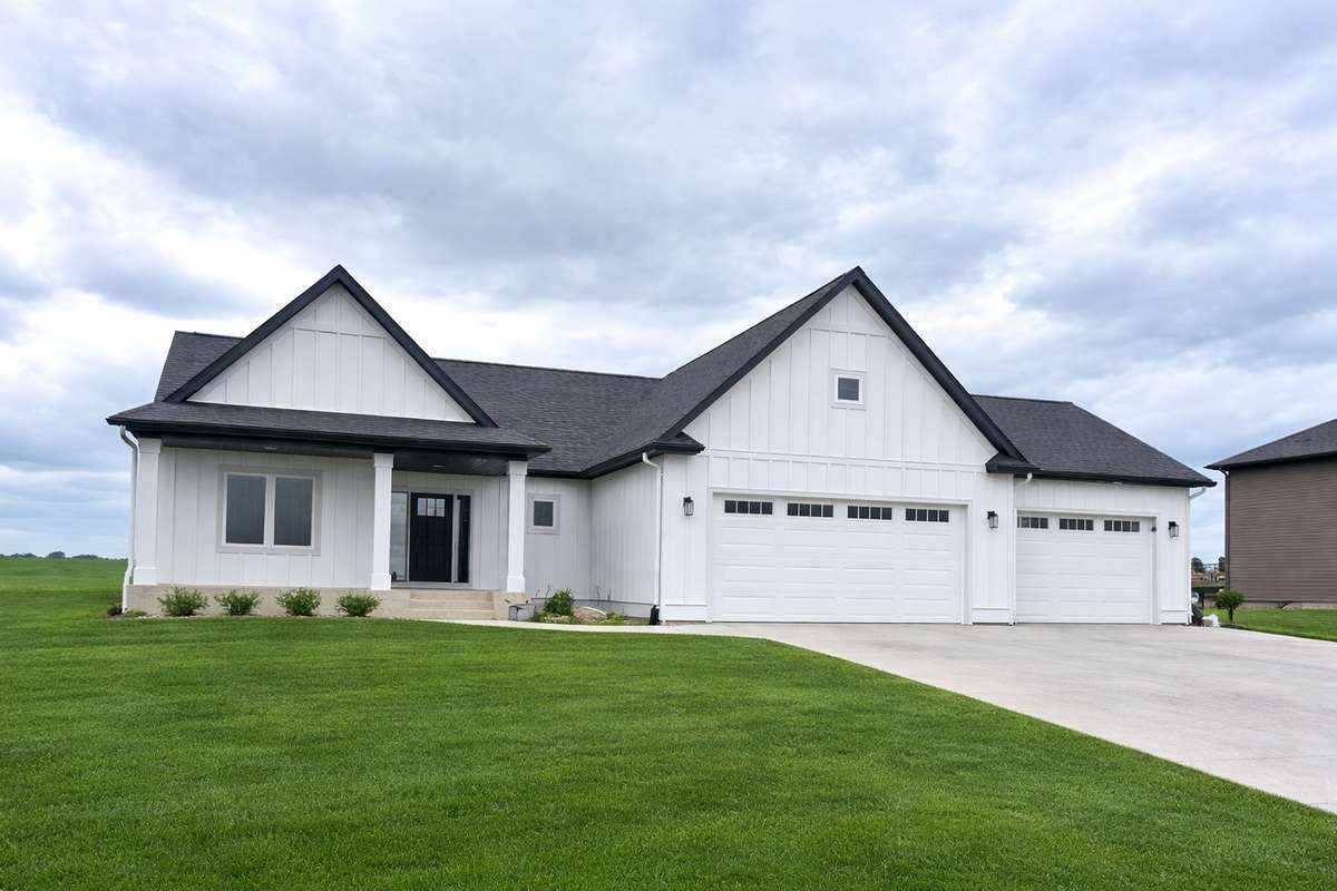 6352 Paint RD NW, Byron, MN 55920