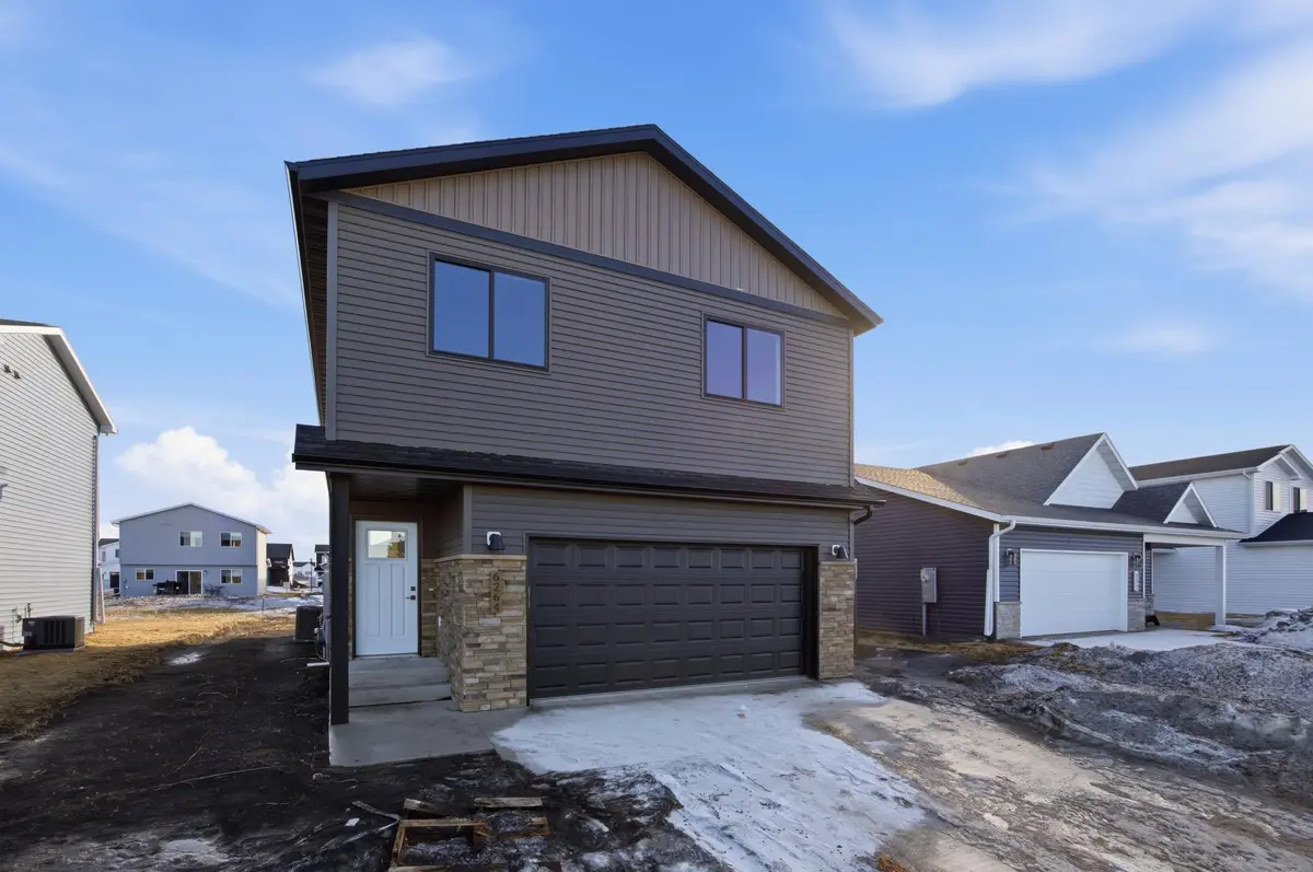 6264 86th AVE S, Horace, ND 58047