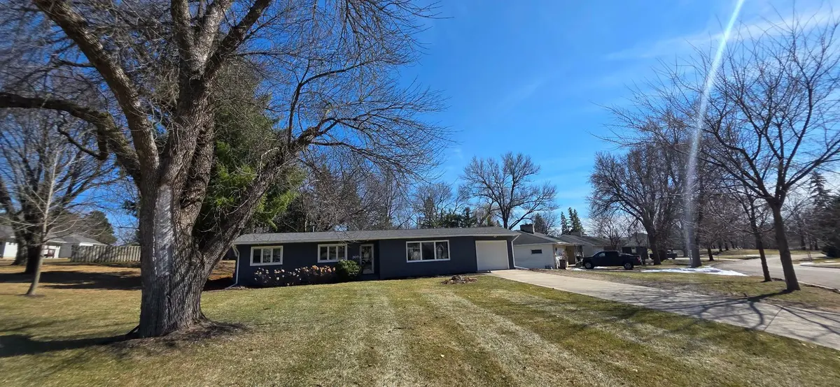 307 Channel RD, Albert Lea, MN 56007