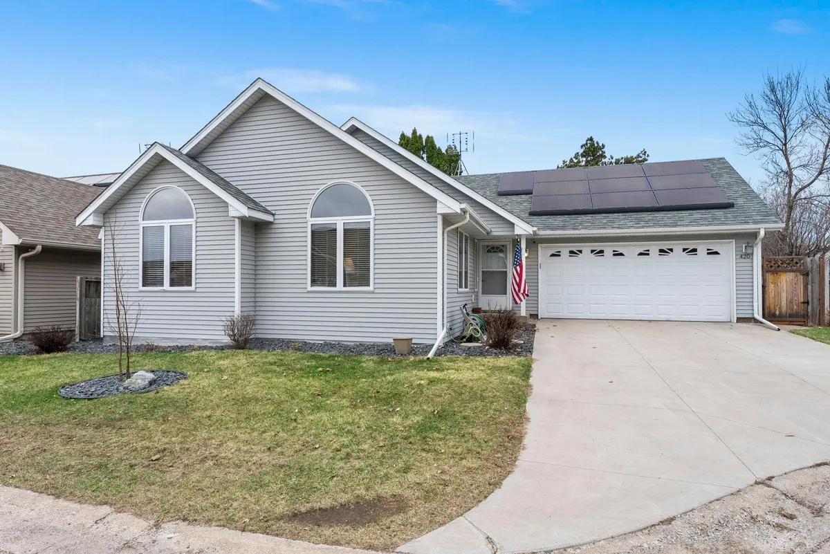 420 Village CT, Cambridge, MN 55008