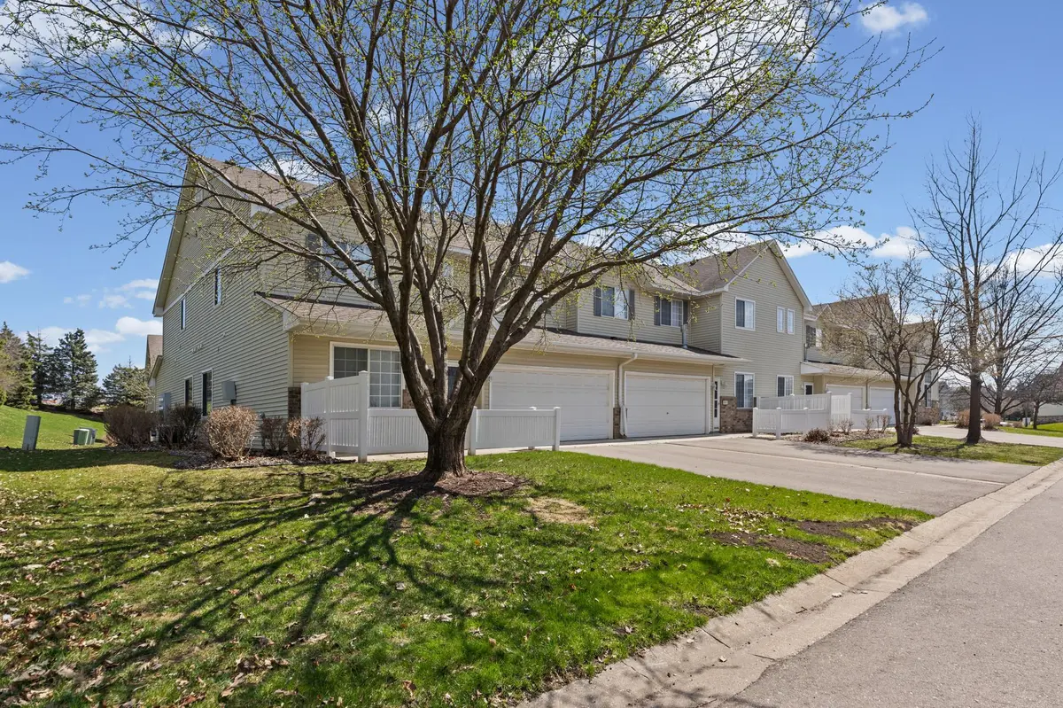 3053 Juniper LN #D, Woodbury, MN 55125