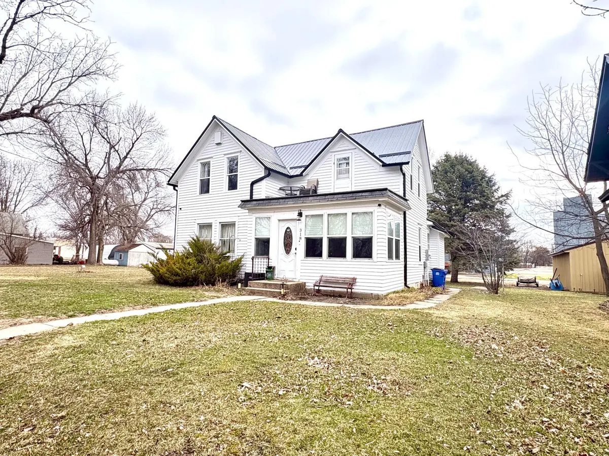 318 4th ST, Boyd, MN 56218