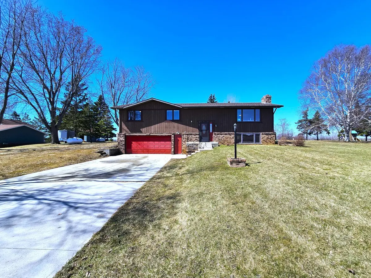 17132 River Oaks BLVD, Fergus Falls, MN 56537