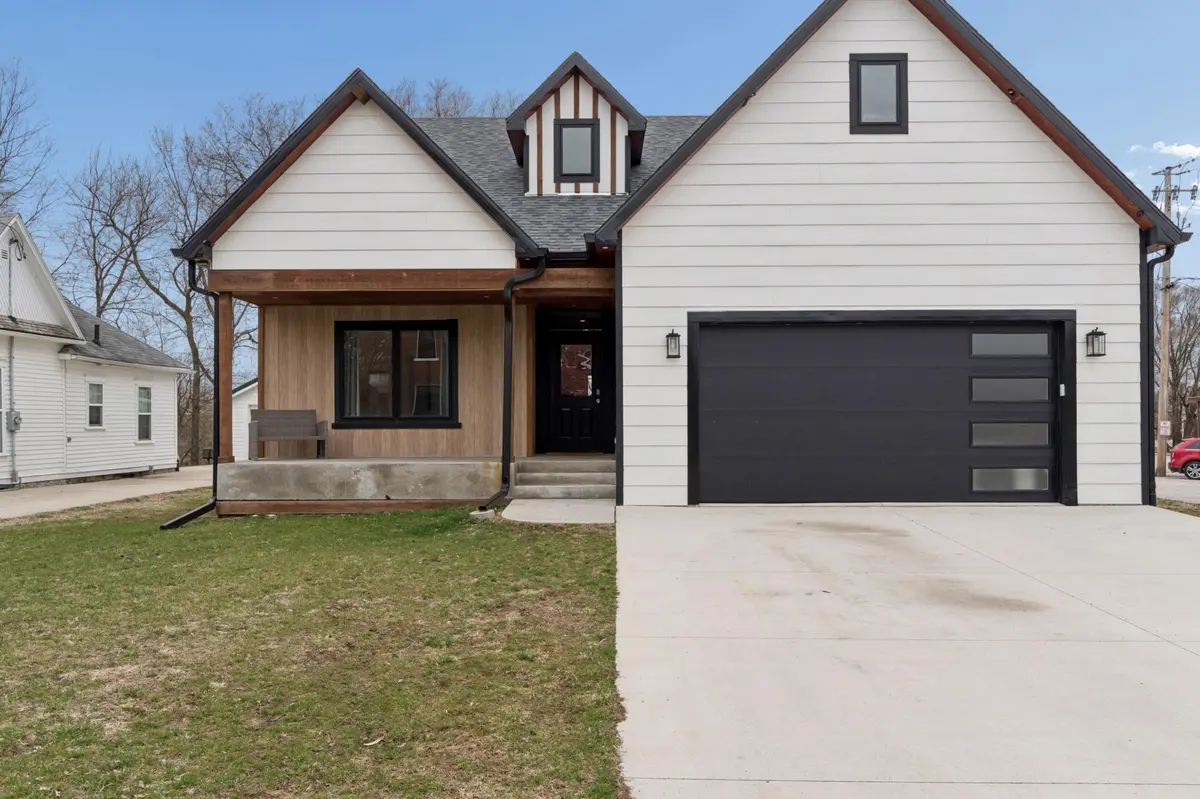 97 8th ST S, Northwood, IA 50459