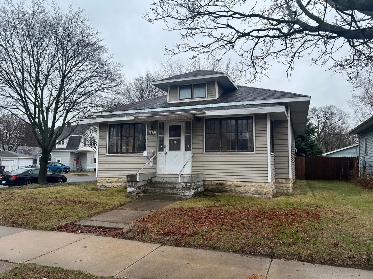 1334 Jackson ST, La Crosse, WI 54601