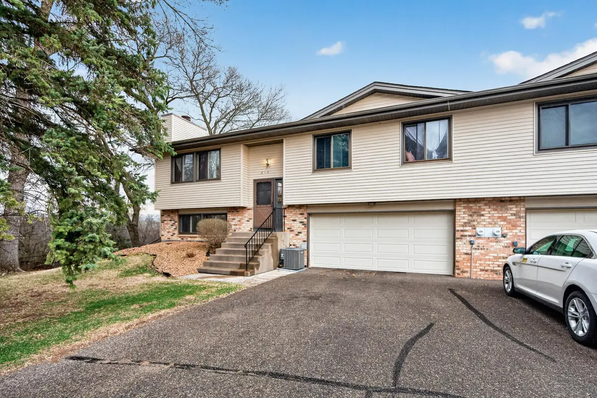 818 Sherwood RD, Shoreview, MN 55126