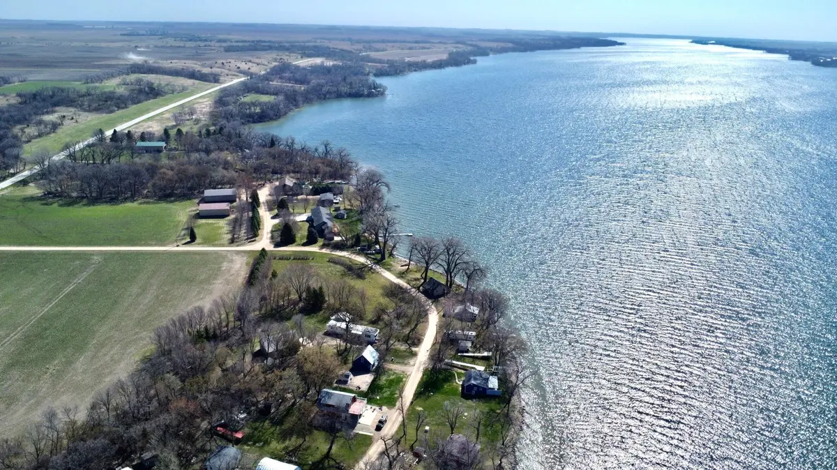 33780 Shady Oak DR, Clinton, MN 56225