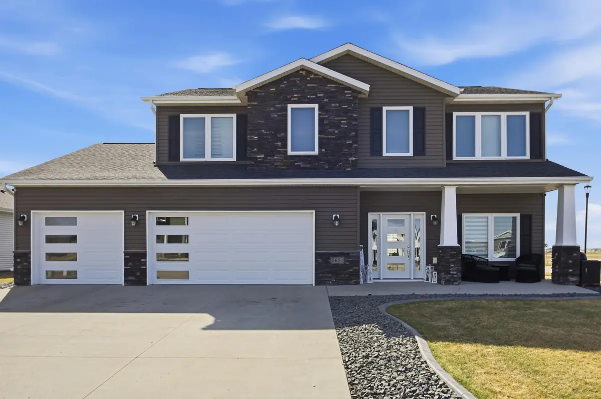5651 43rd ST S, Fargo, ND 58104