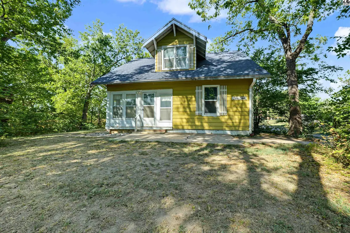 210 S Central St, Marquette, KS 67464