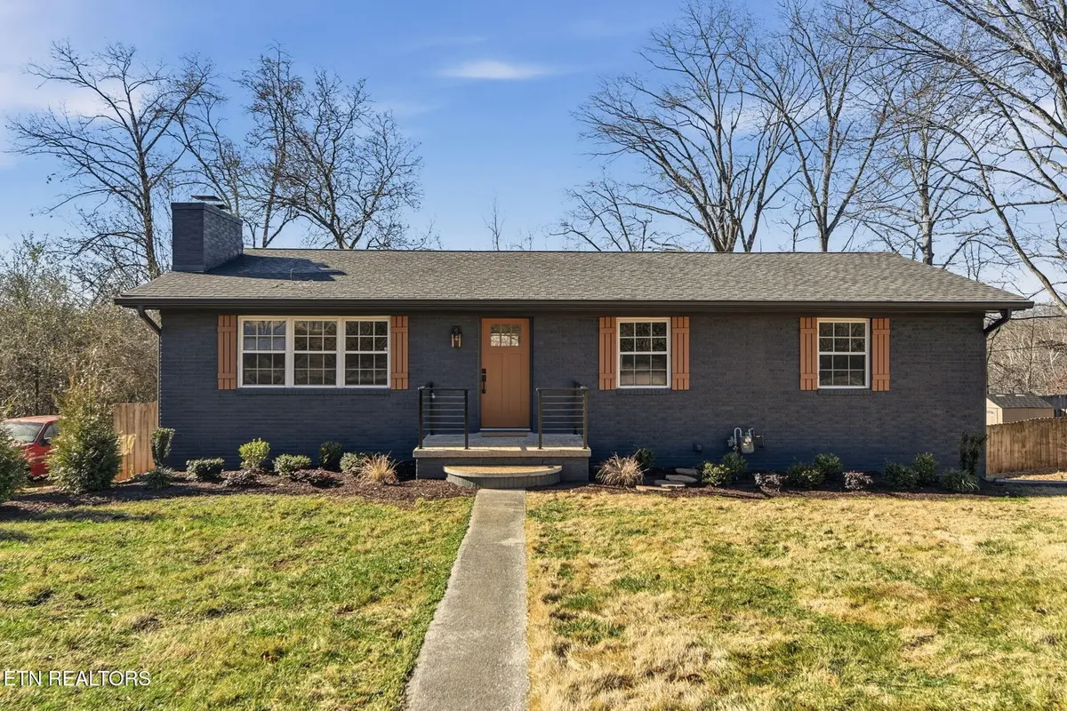 8008 W Cliff Drive, Knoxville, TN 37909