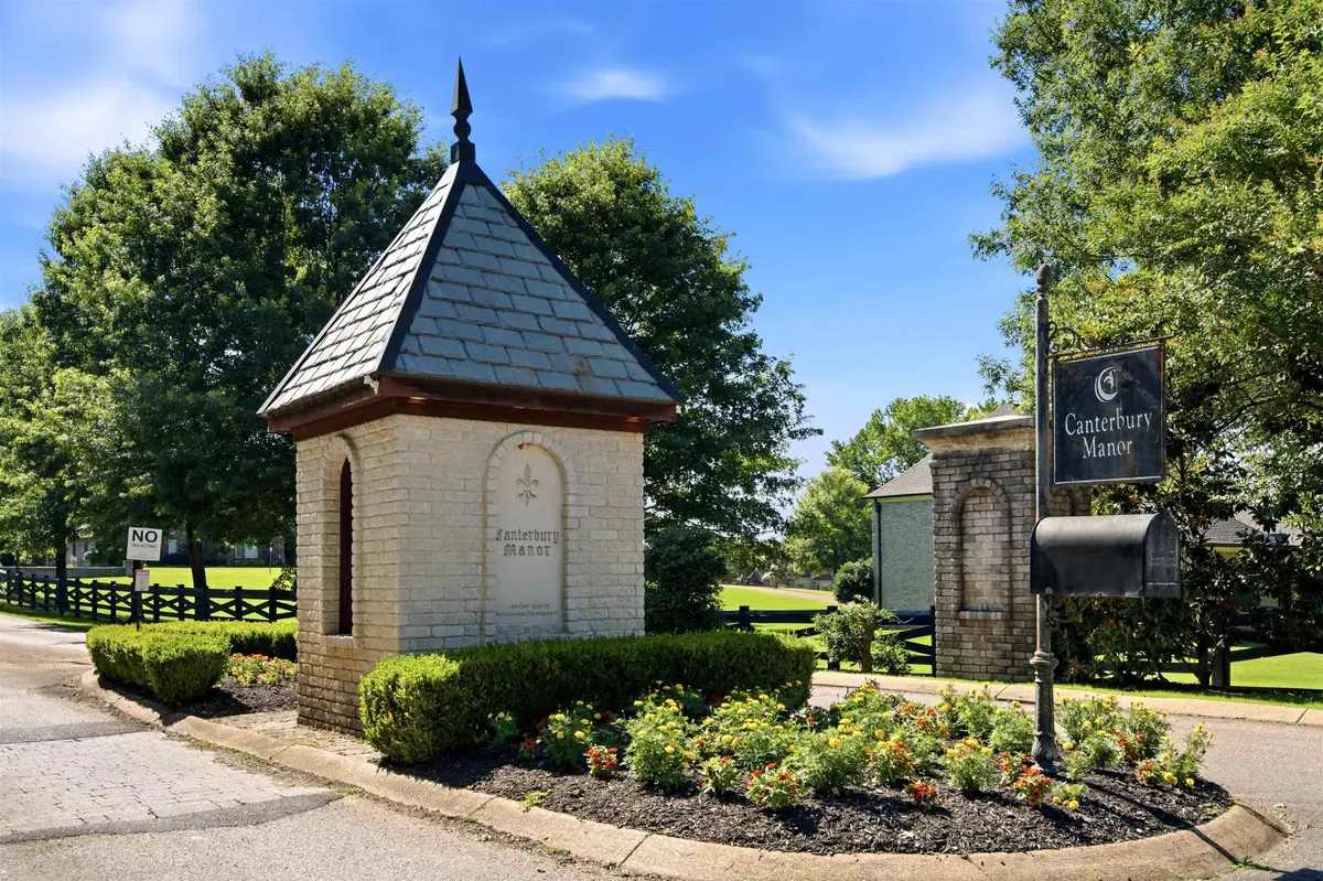 40 KINGSBURY CV, Eads, TN 38028