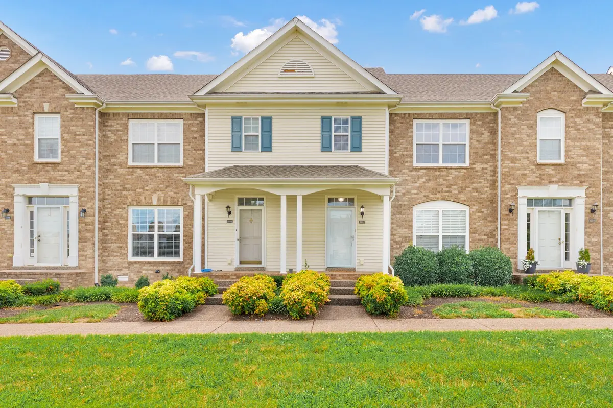 1012 McKenna Dr, Thompsons Station, TN 37179