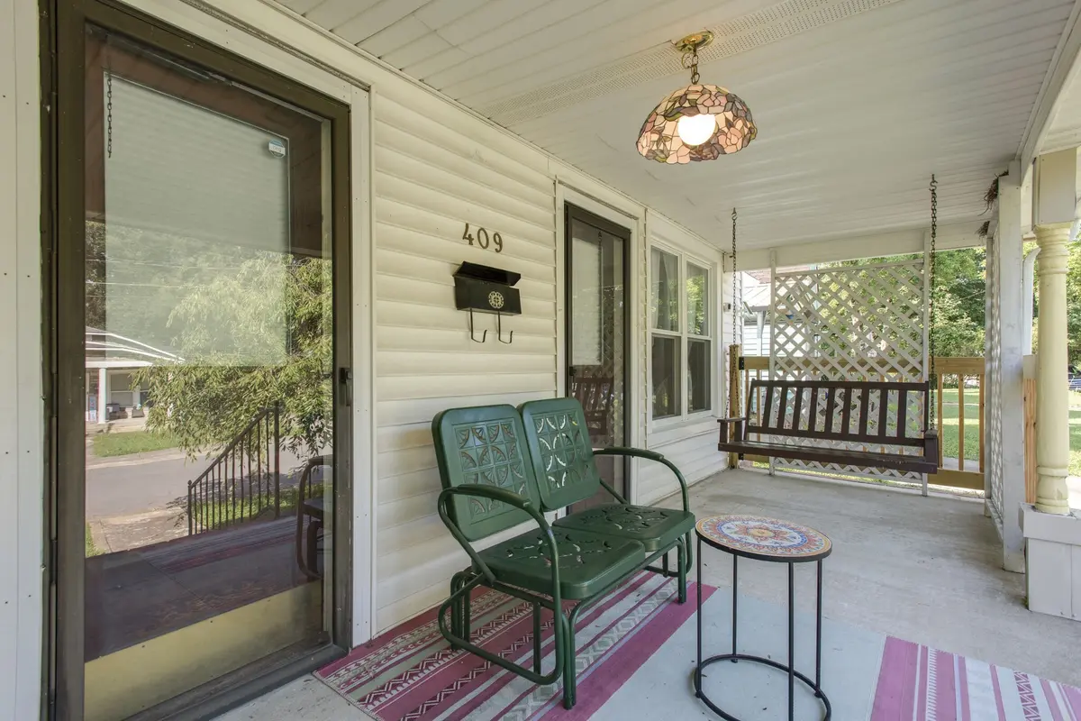 409 S 11th St, Clarksville, TN 37040