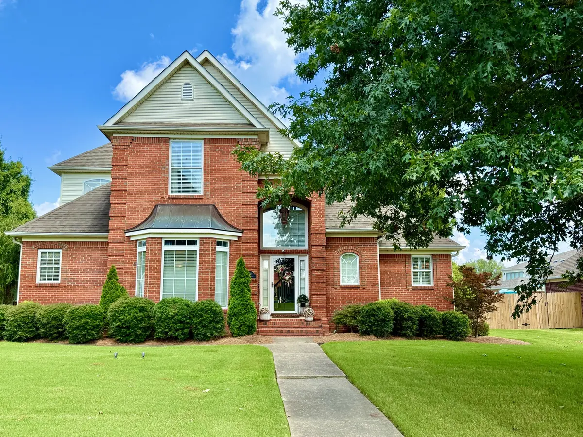 1852 Fairway Dr, Dyersburg, TN 38024
