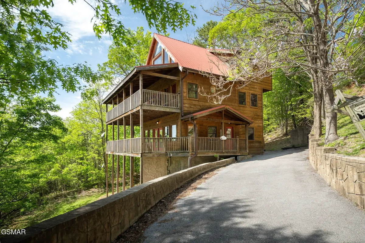 3129 Smokies Edge Road, Sevierville, TN 37862