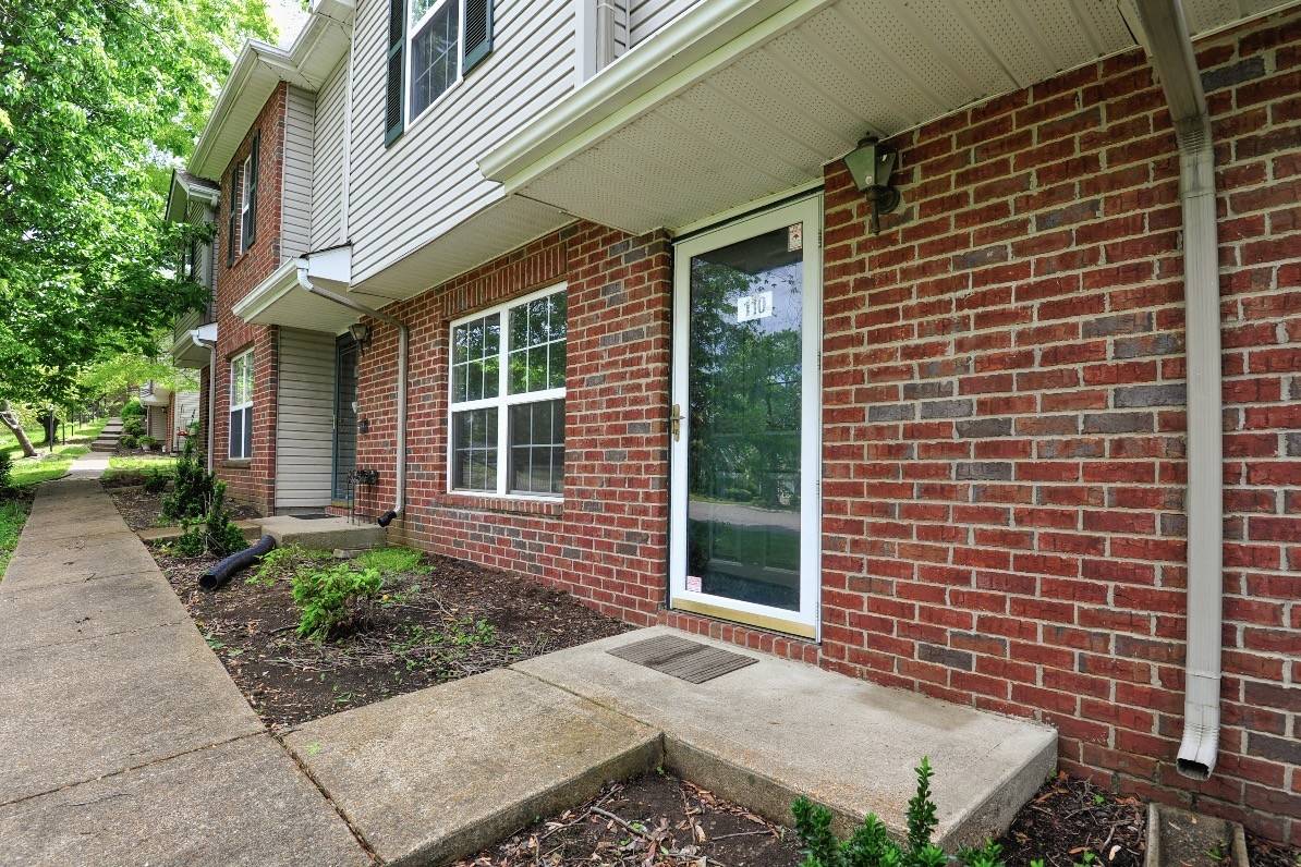 110 Waterview Dr, Hendersonville, TN 37075