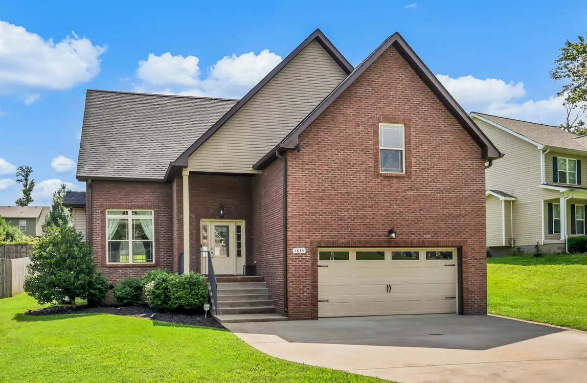 1843 Deerstand Dr, Clarksville, TN 37042