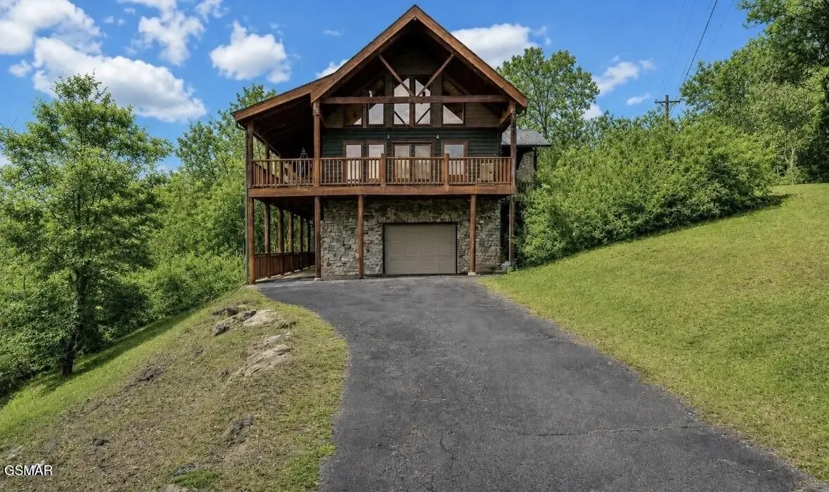 403 Happy Hollow Lane, Sevierville, TN 37876