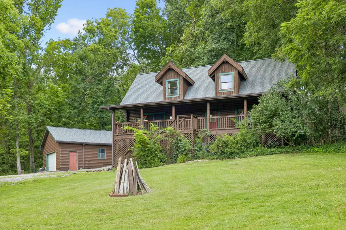 532 Cummings Ln, Cottontown, TN 37048