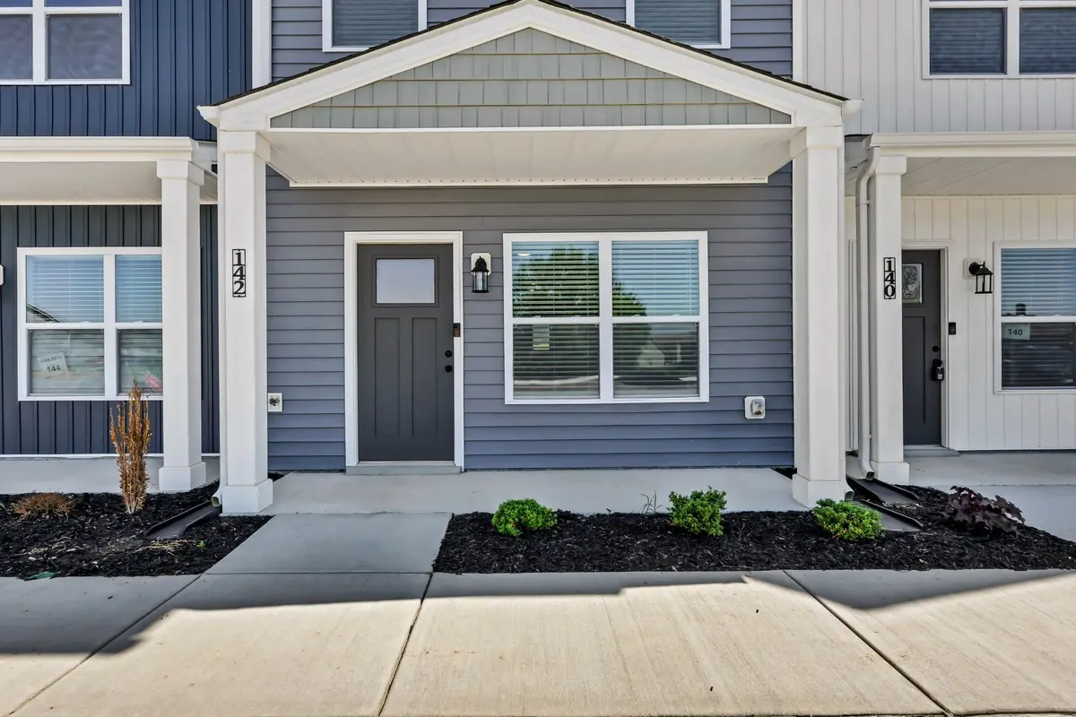 142 Front Ridge Cir, Clarksville, TN 37040