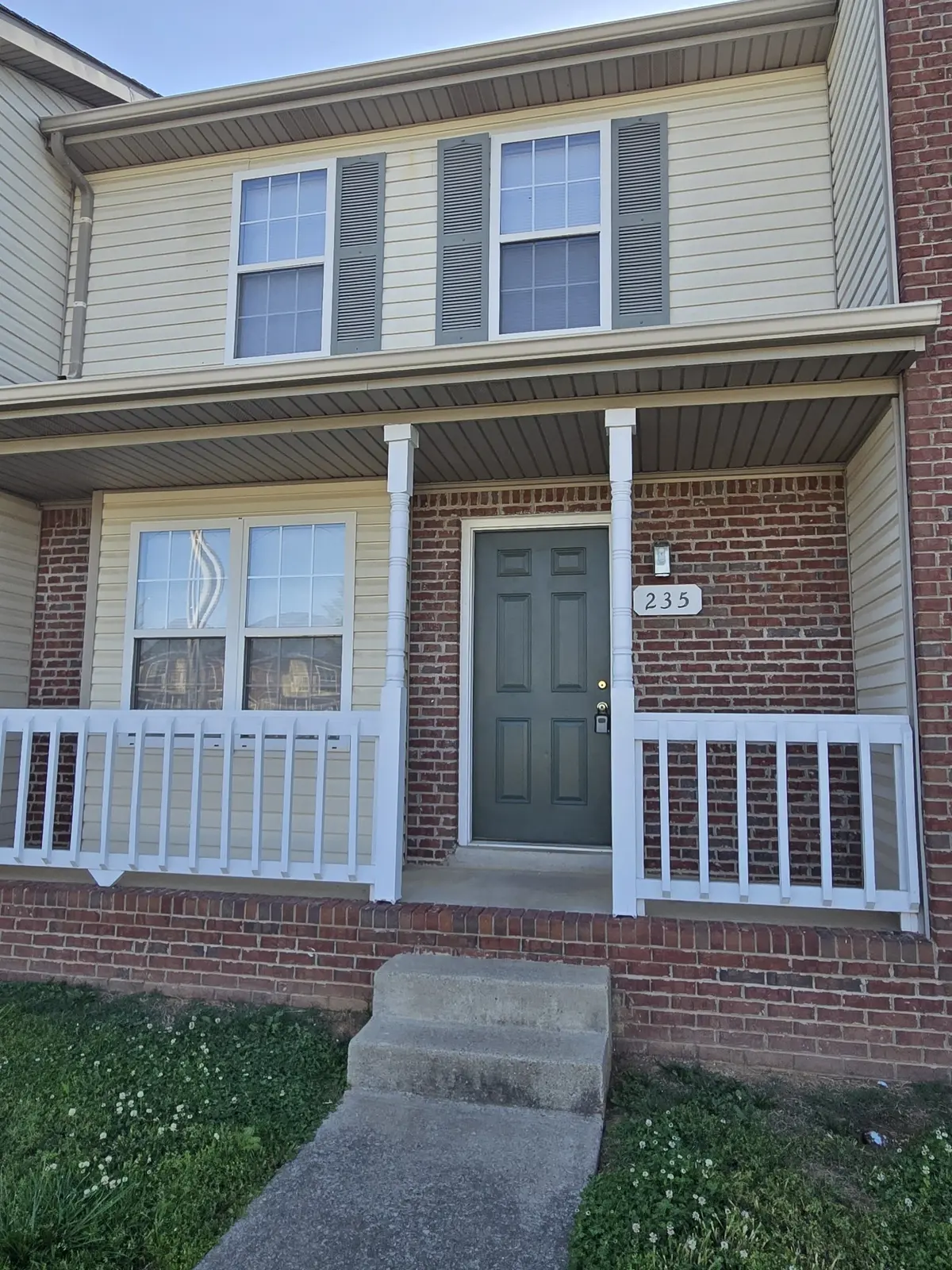 235 Tree Line Dr, Oak Grove, KY 42262