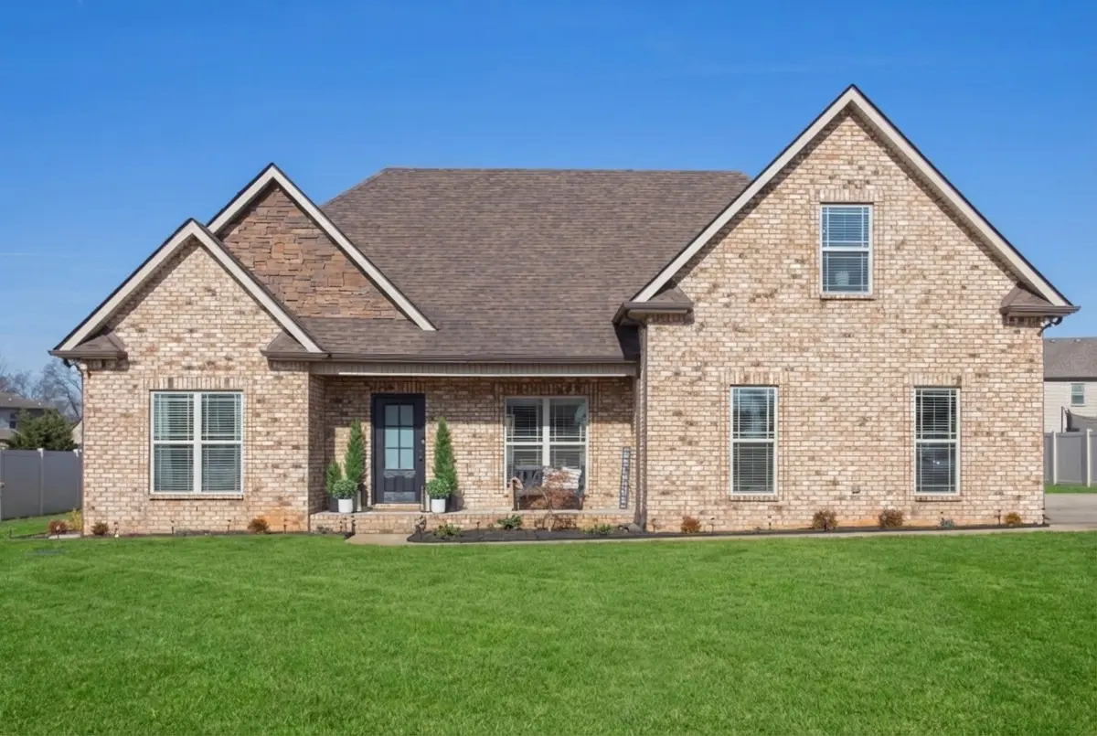 221 Waldron View Dr, Murfreesboro, TN 37130