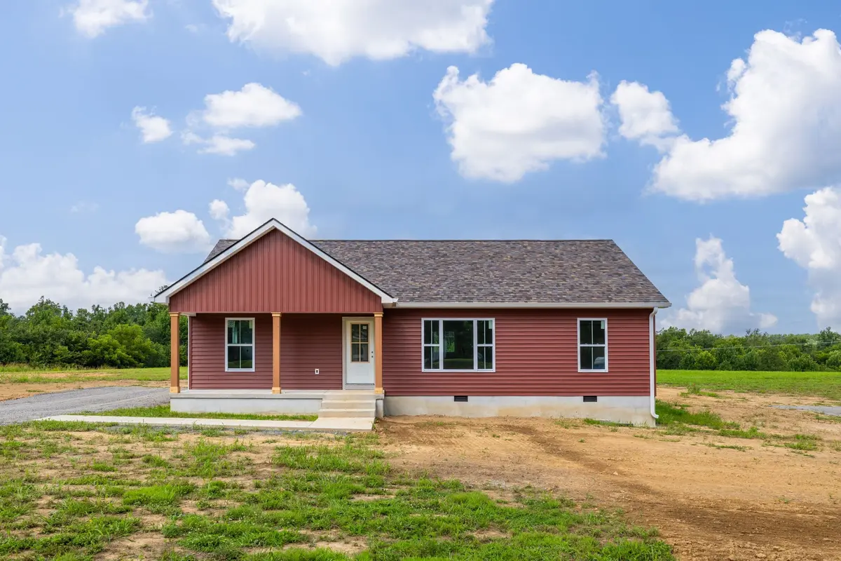 325 Oakmere Ln, Lafayette, TN 37083