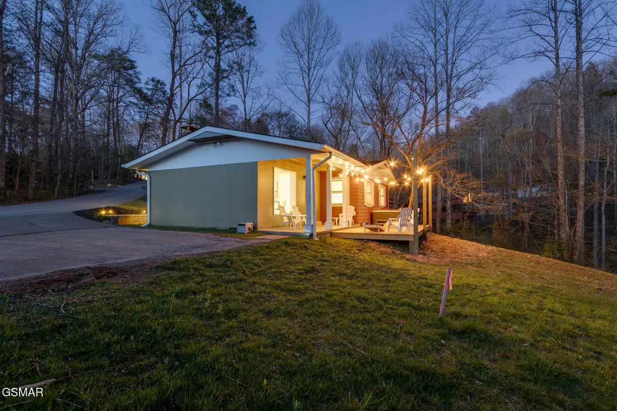 524 Reba Lane, Gatlinburg, TN 37738