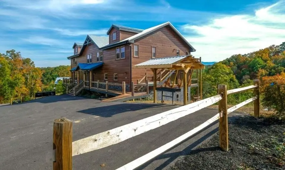 1481 Sleepy Valley Lane, Sevierville, TN 37876