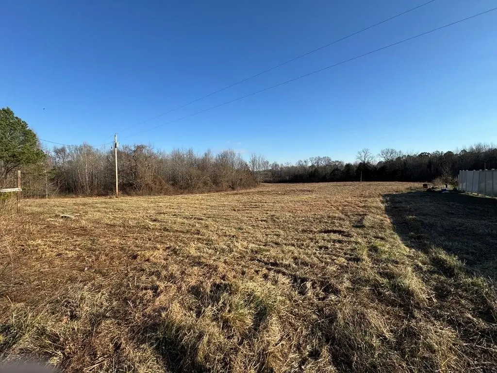 3560 Cedar Grove Rd, Big Sandy, TN 38221
