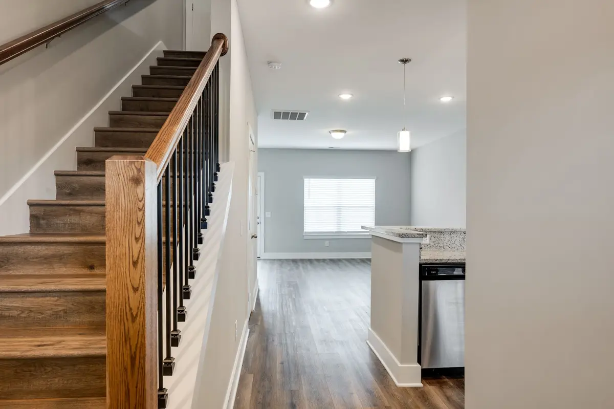 303 E Forge Ct, White Bluff, TN 37187