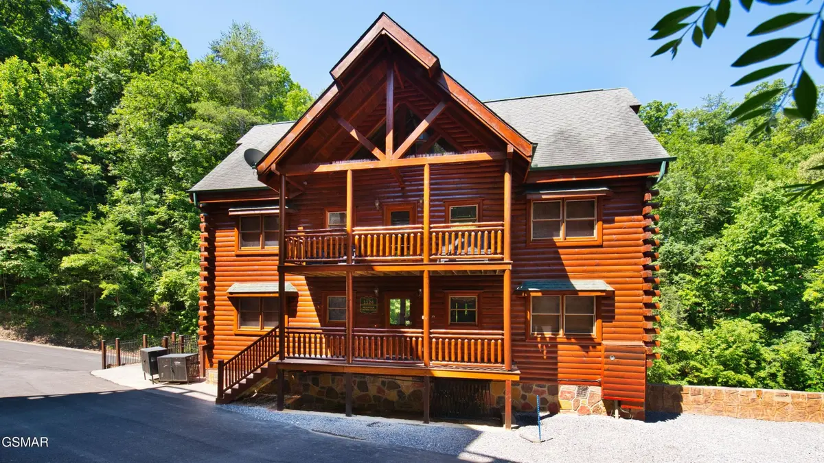 1124 Black Bear Cub Way, Sevierville, TN 37862