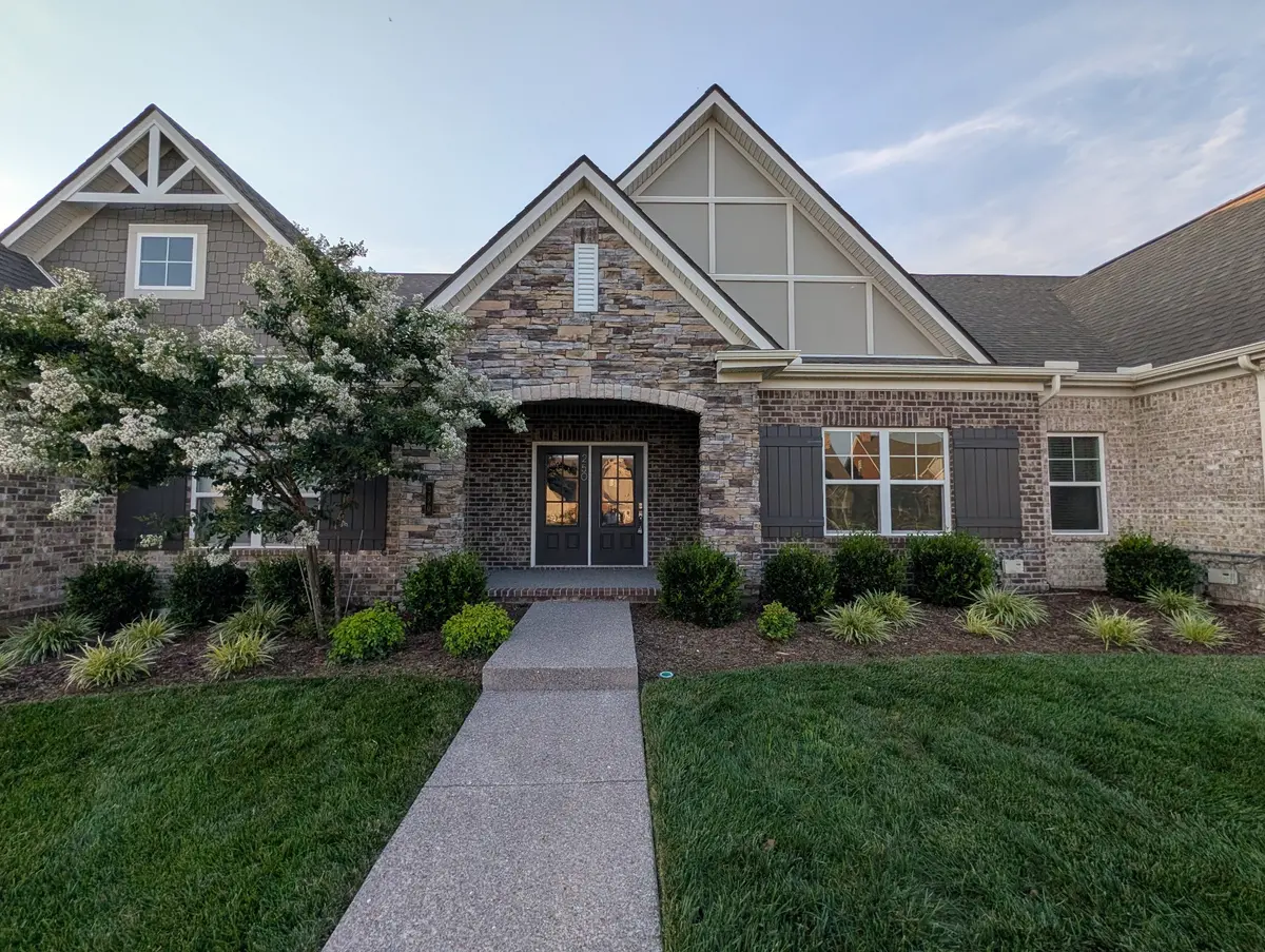 250 Cloverbrook Way, Gallatin, TN 37066