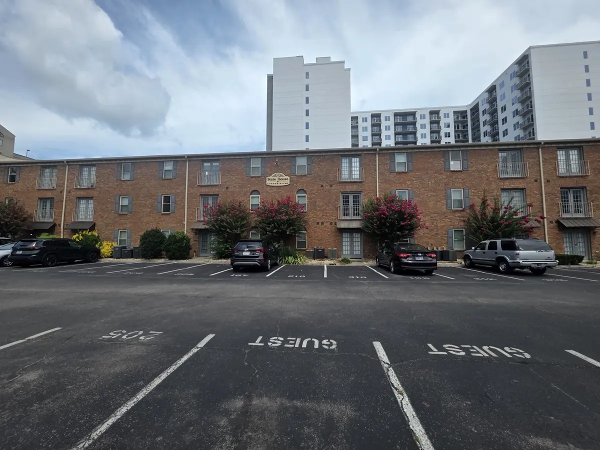 1808 State St #213, Nashville, TN 37203
