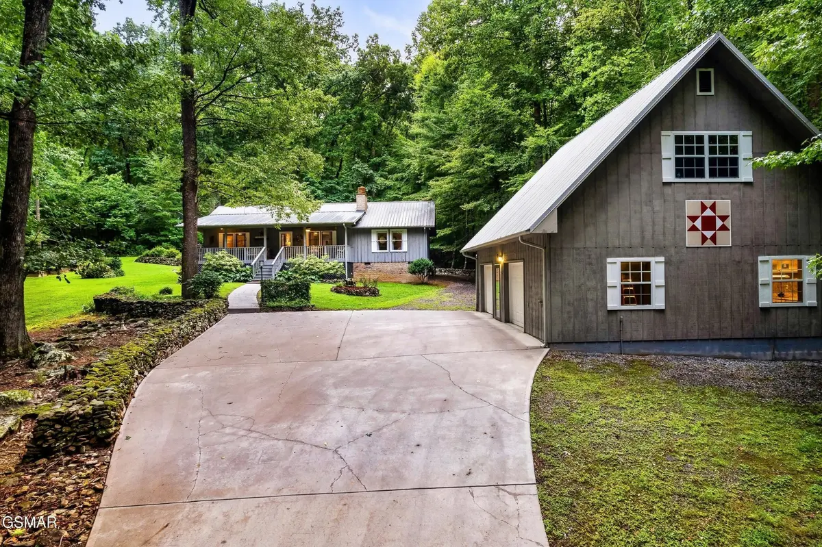 3480 Sugar Camp Circle, Sevierville, TN 37862