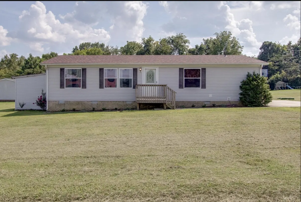 105 Southpark Cir, Gallatin, TN 37066