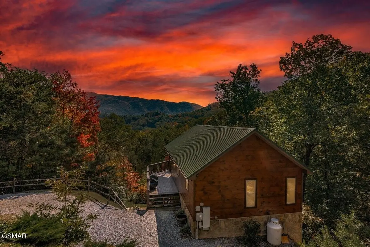 4235 Round Top Way, Sevierville, TN 37862