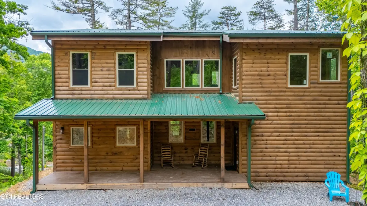 2932 Ginas Way, Sevierville, TN 37862