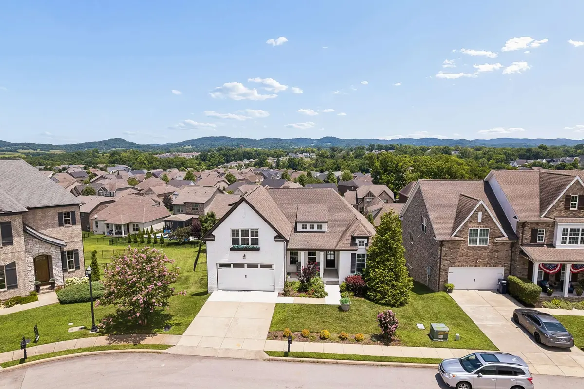 2340 Coppergate Way, Thompsons Station, TN 37179