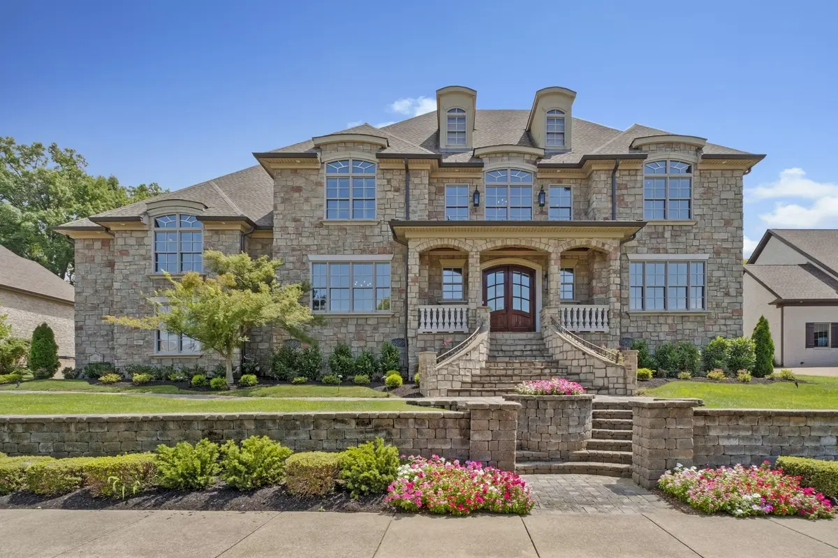 201 Higginson Pl #S, Gallatin, TN 37066