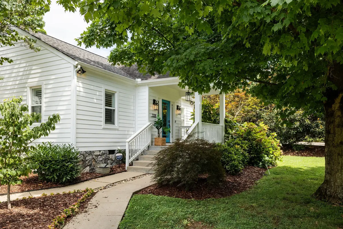 328 11th Ave #N, Franklin, TN 37064