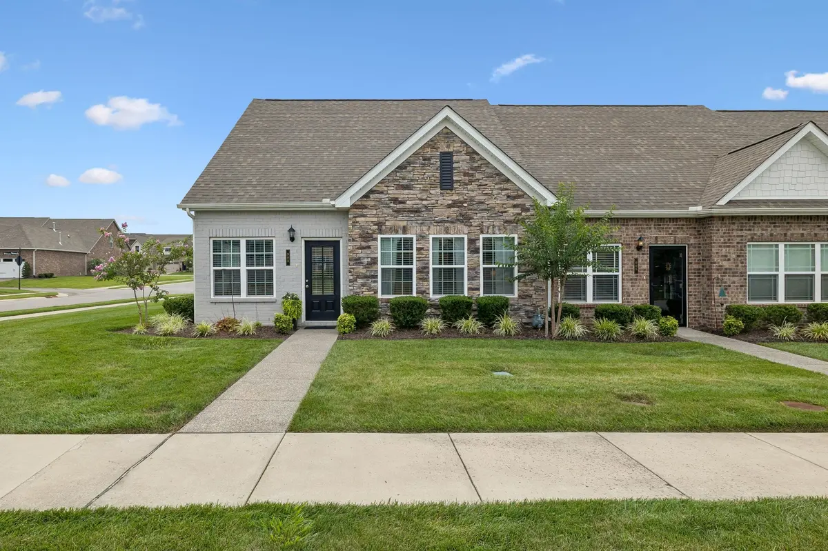 903 Meadowcrest Way, Lebanon, TN 37090
