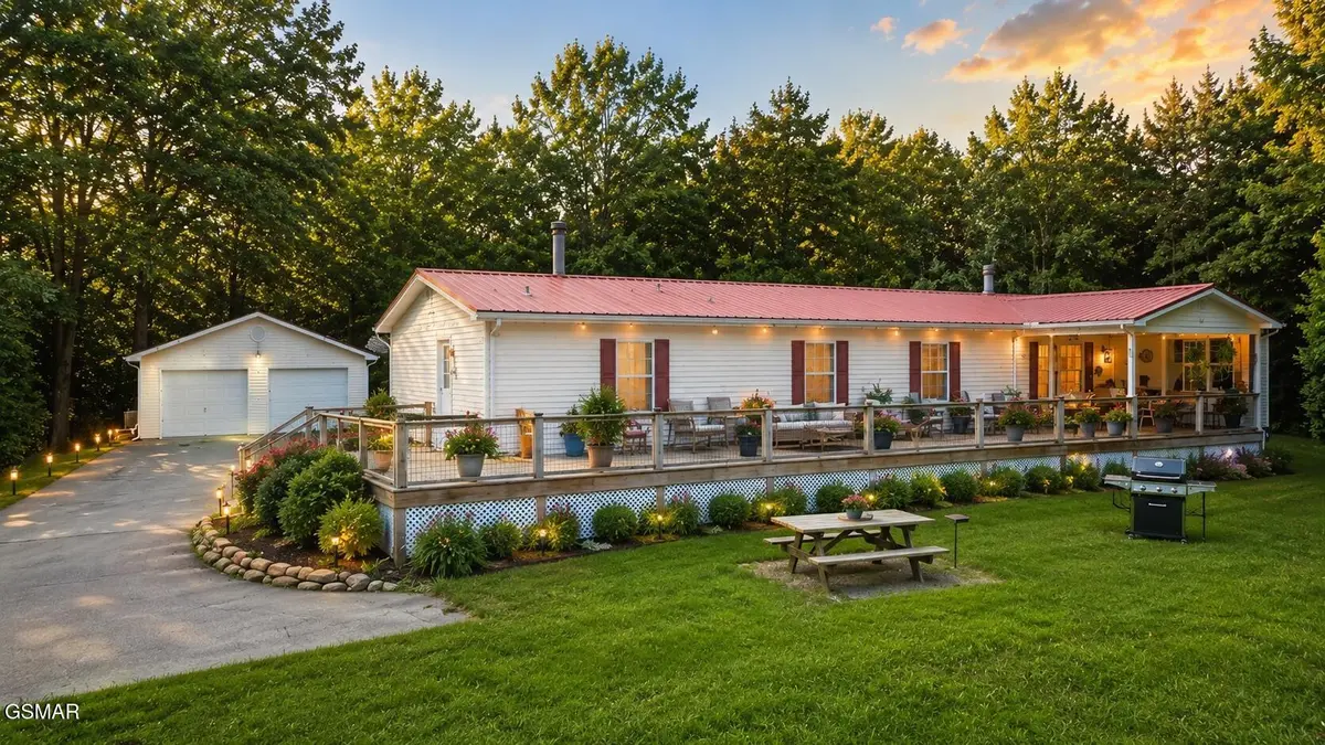 738 Autumns Peak Way, Sevierville, TN 37876