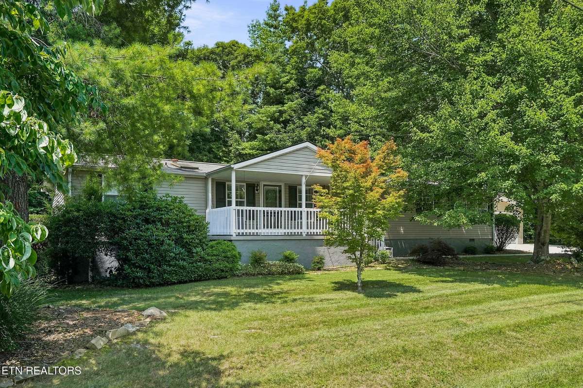 128 Prestonwood Drive, Crossville, TN 38558
