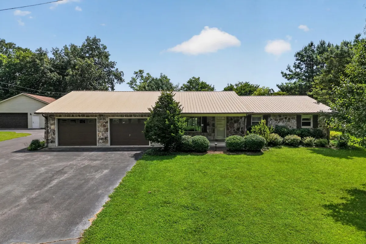 705 Highland Dr, Crossville, TN 38572
