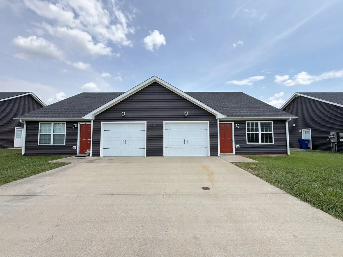 579 Heritage Point Dr #B, Clarksville, TN 37042