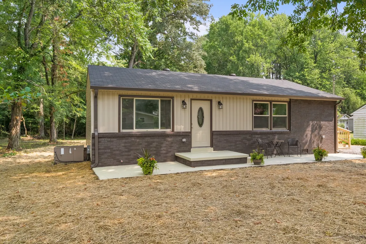 207 Tulsa Ave, Tullahoma, TN 37388